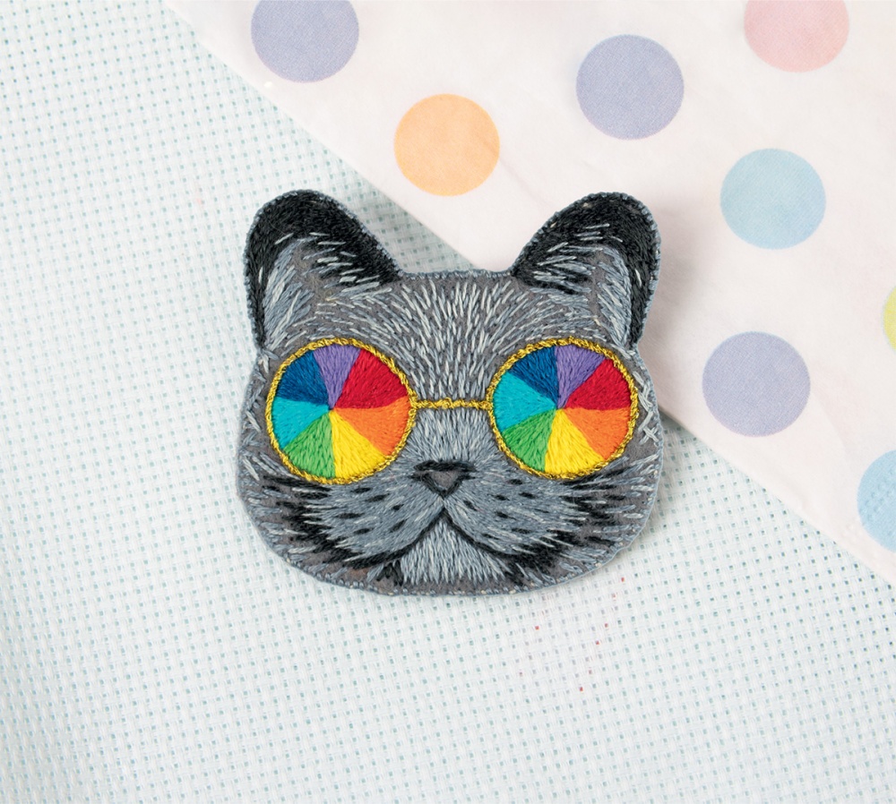 "Брошь. Кот в радужных очках" 5.5х5.5см,  набор для вышивания