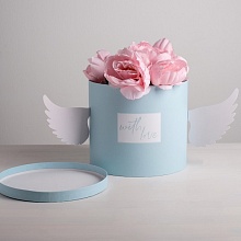 Коробка шляпная для цветов с доп. элементом «Крылья любви», 22 × 22 см