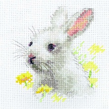 0-226 "Белый крольчонок" 9х9 см. Набор для вышивания "Алиса"