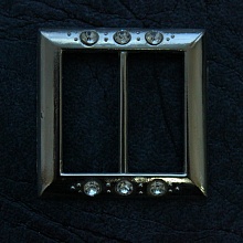 Пряжка металл №3527 со стазами (черный)