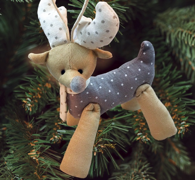 Новогодняя ёлочная игрушка, Набор для создания подвески из ткани «Олень в шарфике»